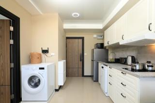 NaiHarn Sea Condo, Top floor, Mountain View - 7