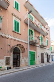 Cozy romantic loft- Cialdini 21 - 9