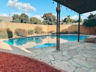 Modern SD Oasis with Pool & HotTub - 7