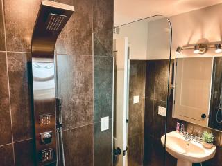 Modern SD Oasis with Pool & HotTub - 6