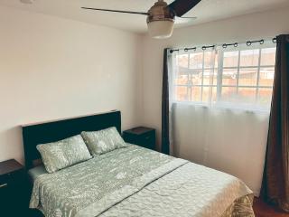 Modern SD Oasis with Pool & HotTub - 4