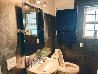 Modern SD Oasis with Pool & HotTub - 3