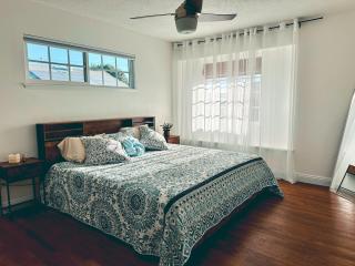 Modern SD Oasis with Pool & HotTub - 5