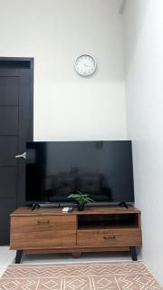 Spacious Studio Nook with Relaxing Vibe - 2