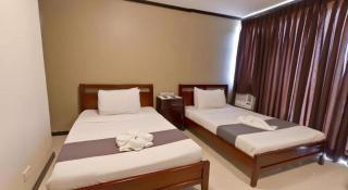 Richmond Plaza Hotel - 2