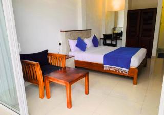 Sunset & Safari Club - 1