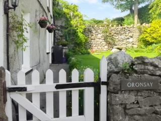 Oronsay Cottage - 1