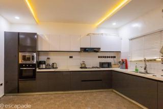Luxurious Abuja Apartment with Modern Amenities - 9