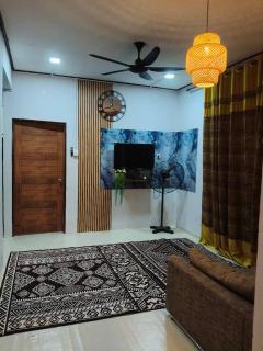 Lj HOMESTAY PANTAI PENARIK - 5