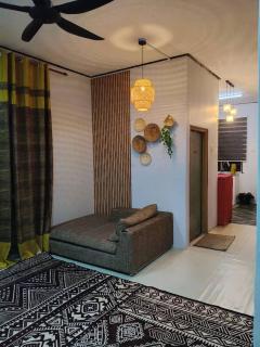 Lj HOMESTAY PANTAI PENARIK - 2