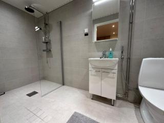 Royal Blue Ivalo - 2