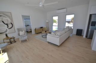 Luxury Coastal Retreat -14 Haynes Rd, Middleton - 7