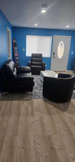 Work and Lake's Guest house at Airport - 7