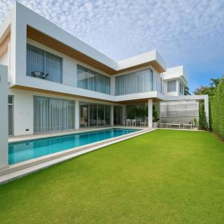 Minimalist luxury villa - 0