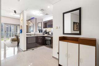Beautiful Canal View Majestine Damac - 9
