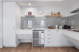 Large Mandogalup Family Retreat - 5