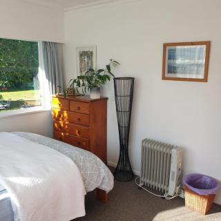 Charming Motueka Getaway with Air-Con - 8