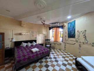 Hotel Surja Jaisalmer - 2
