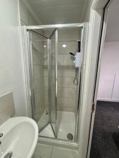 Ensuite at green road - 2