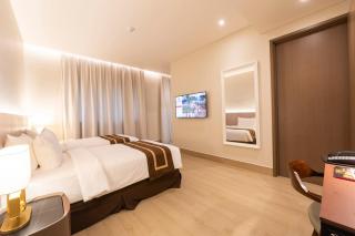 Swiss Club Guesthouse - 4