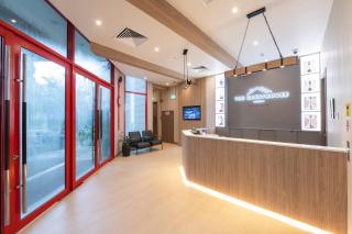 Swiss Club Guesthouse - 9