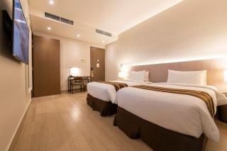 Swiss Club Guesthouse - 2