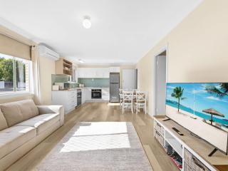 Cutie On Cunningham - 8