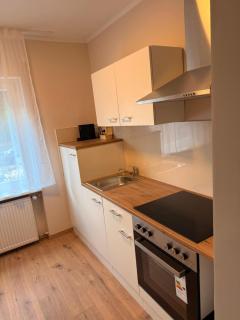 Modernes Apartment 1 mit eigener Küche & Bad - Schuster Homes - - 2