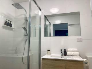 Quarterdeck Apartment 6 - Family Stay - 6