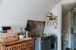 Secluded Cosy Luxury Pod with wood fired hot tub - 1