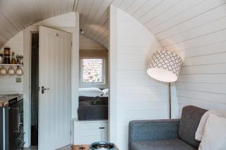 Secluded Cosy Luxury Pod with wood fired hot tub - 5