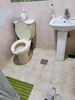 a short-term accommodation room close to the airport - 2