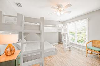 La Buena Vida - Bright Beachy Canal Front Steps to Beach PoolSpa Dock Beach Gear Dogs OK - 1