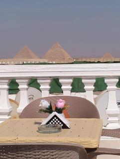 Pyramids High View Inn - 8