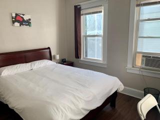 Spacious 2 Family, Parking, Laundry, BBQ, RU, RWJ - 6