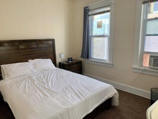 Spacious 2 Family, Parking, Laundry, BBQ, RU, RWJ - 5