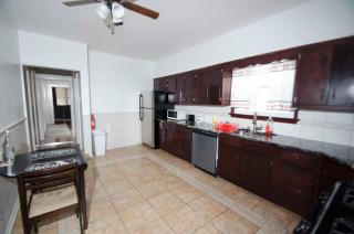 Spacious 2 Family, Parking, Laundry, BBQ, RU, RWJ - 4