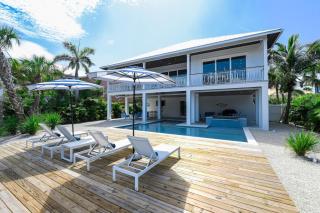 Sea La Vie Beach House - Luxurious 4BR Home W Pool Spa Dock Canal Access on Anna Maria Island - 4
