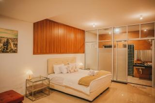 BBQ,Canoe,KTV, Port Pickup Included - 3