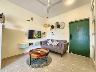 Luxury Studio at Botanica - Pool, Balcony - 5 Minutes to Candolim Beach - 0