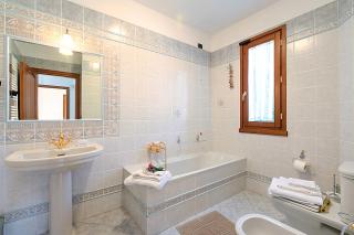 Comfortable House With Private Pool - 4