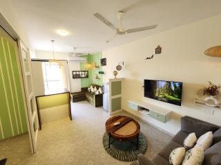 Luxury Studio at Botanica - Pool, Balcony - 5 Minutes to Candolim Beach - 6