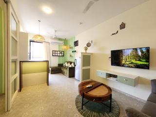 Luxury Studio at Botanica - Pool, Balcony - 5 Minutes to Candolim Beach - 1