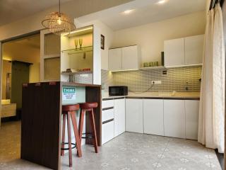 Luxury Studio at Botanica - Pool, Balcony - 5 Minutes to Candolim Beach - 7