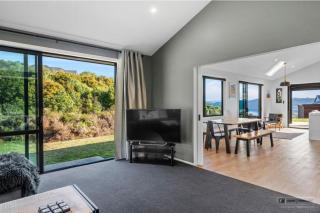 Raptors Haven - Kinloch, Taupo - 2