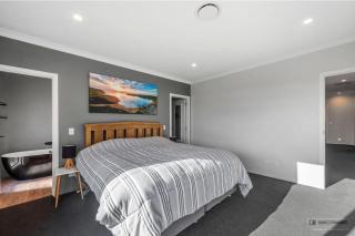 Raptors Haven - Kinloch, Taupo - 2