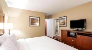 White Peak Hotel – Frisco By IHG - 7