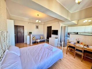 Panoramic View Cozy Studio Near City Center - 1