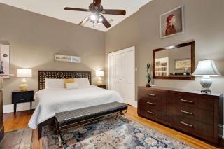 Hideaway on Jones - 8