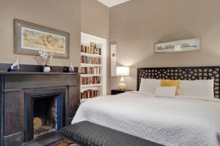 Hideaway on Jones - 1